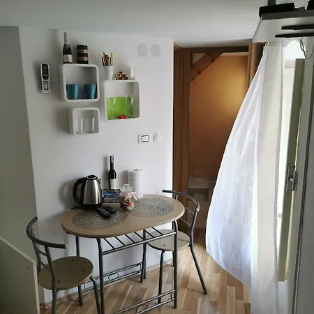 Apartment 2 Apartmana Za Dvoje U Dioklecijanovoj Palaci 2 For Two In Diocletian's Palace Split